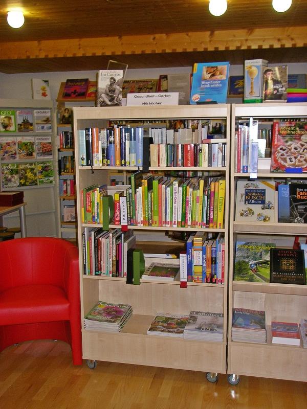 Gemeindebücherei & Spielothek Reuthe - Regal mit Büchern